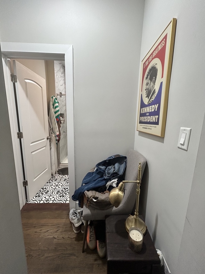 709 West Barry Avenue, Unit S2 Chicago, IL 60657 - Photo 7 of 11