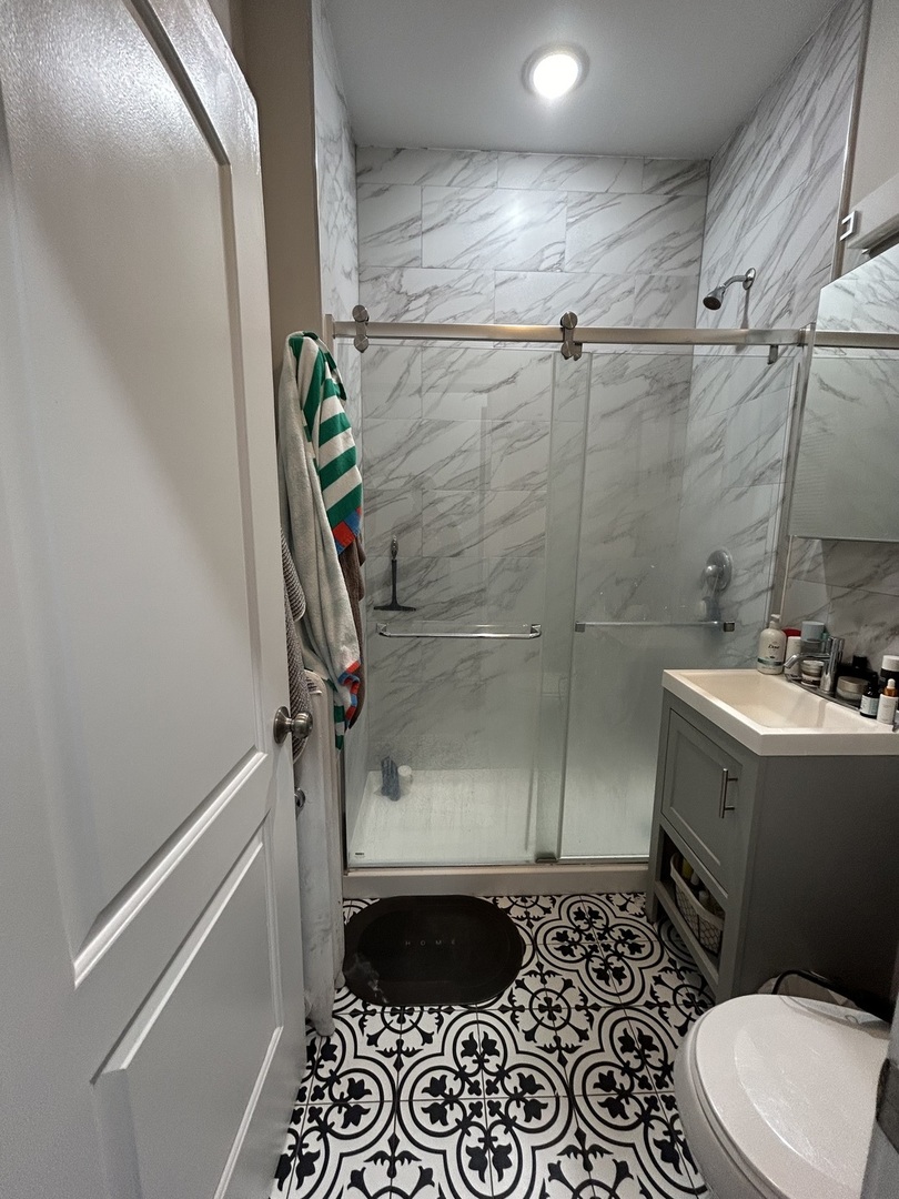 709 West Barry Avenue, Unit S2 Chicago, IL 60657 - Photo 8 of 11