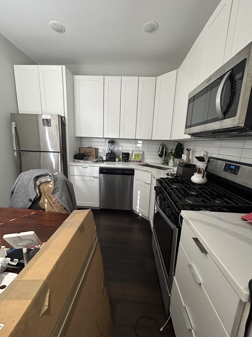 709 West Barry Avenue, Unit S2 Chicago, IL 60657 - Photo 10 of 11