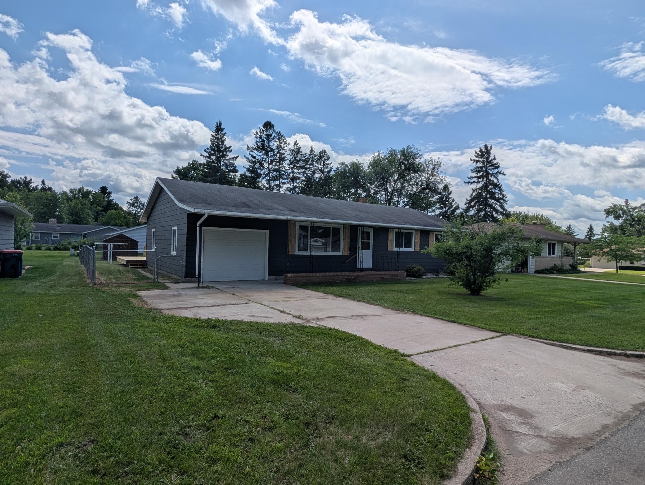 215 Madison Avenue Southwest Wadena, MN 56482 - Photo 3 of 36