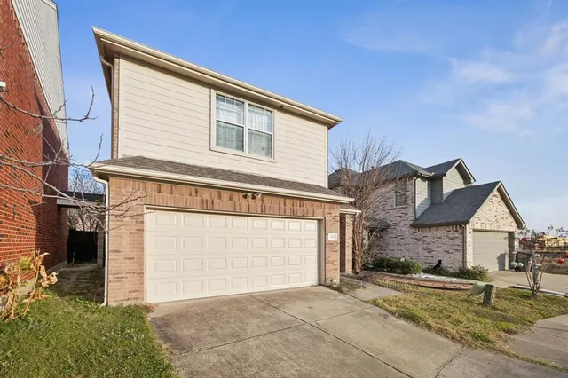 $290,000 | 332 South Celia Circle, Wylie, TX 75098