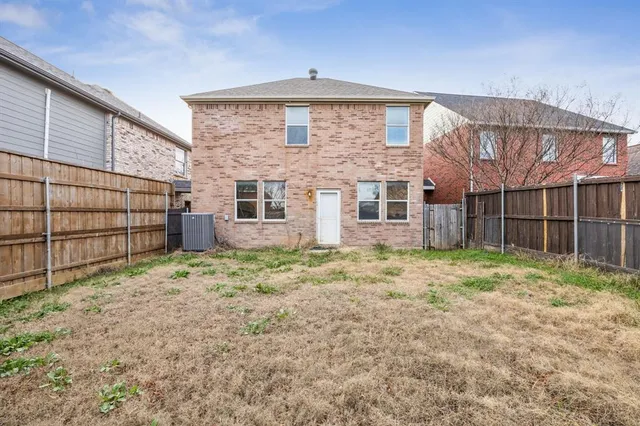 $290,000 | 332 South Celia Circle, Wylie, TX 75098