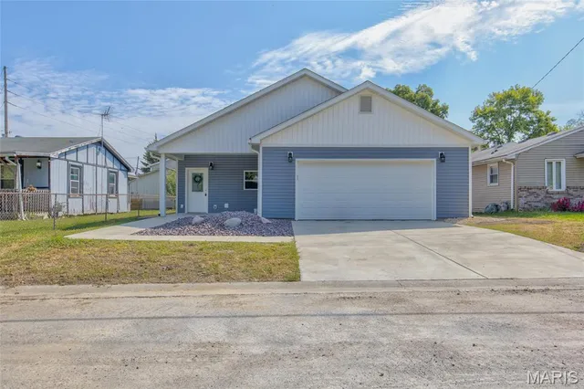 $315,000 | 731 Dugger Street, Bethalto, IL 62010