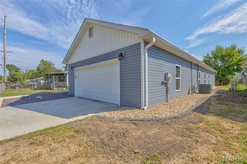 731 Dugger Street Bethalto, IL 62010 - Photo 4 of 51