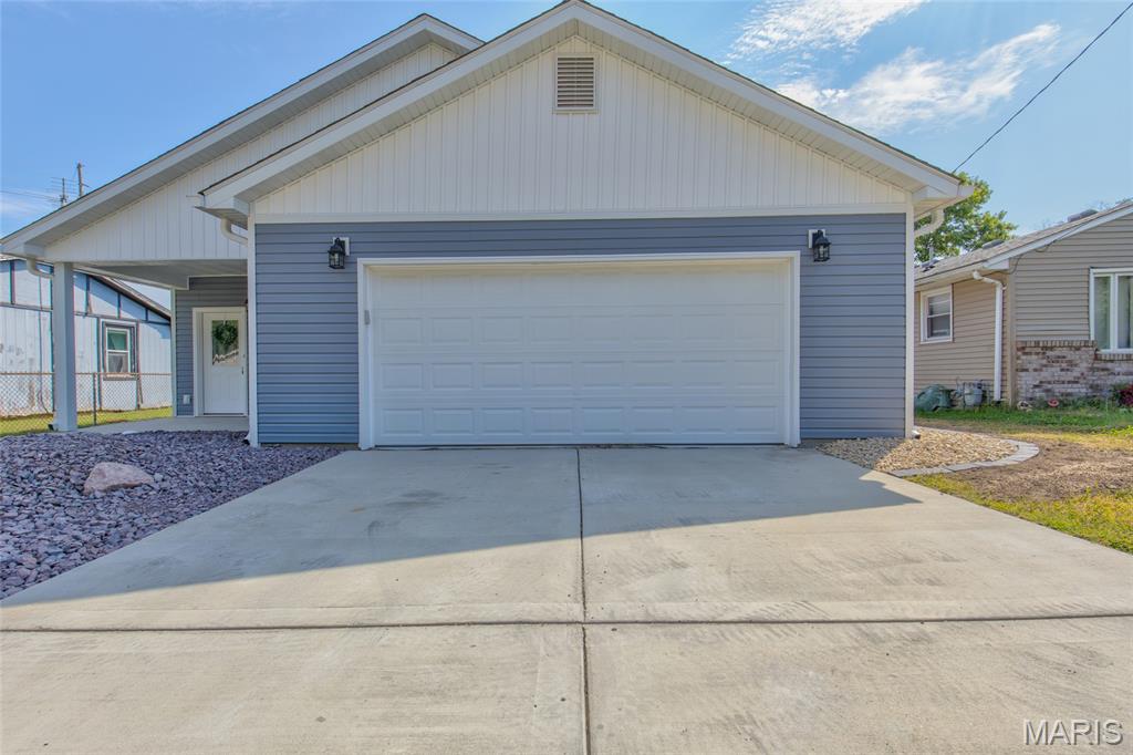 731 Dugger Street Bethalto, IL 62010 - Photo 5 of 51