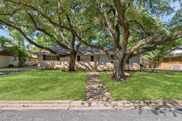 $320,000 | 1728 Laurel Lake Drive, Waco, TX 76710