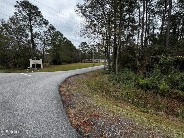 $984,000 | 0 Saracennia Road, Moss Point, MS 39563