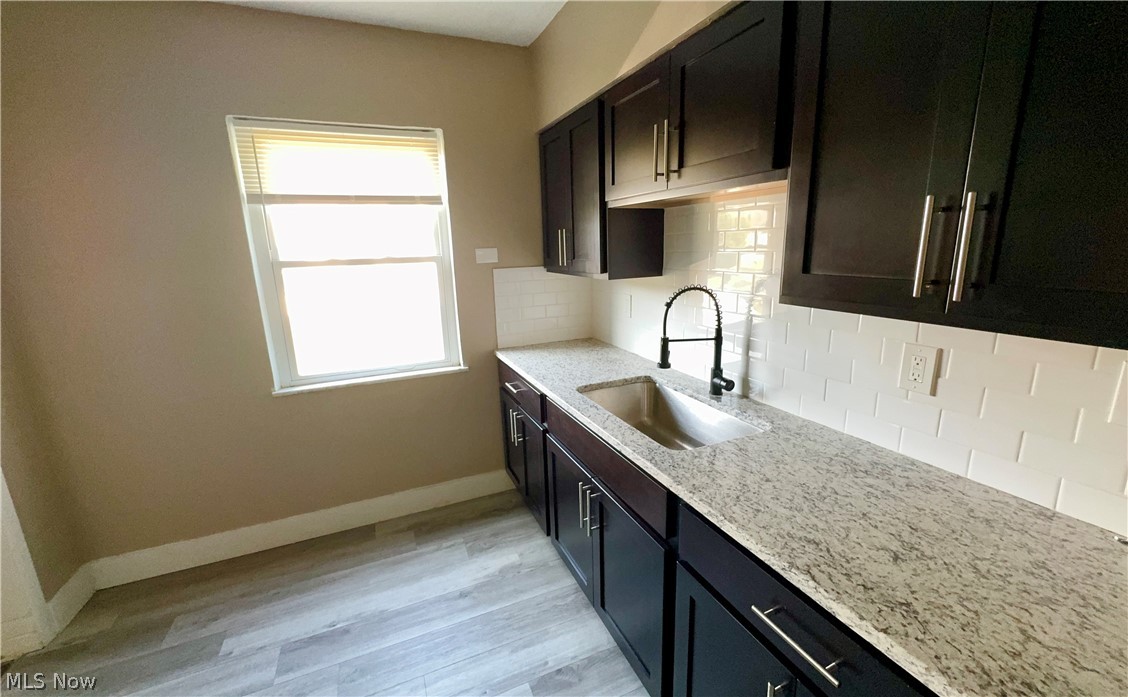 949 Helmsdale Road Cleveland Heights, OH 44112 - Photo 23 of 29