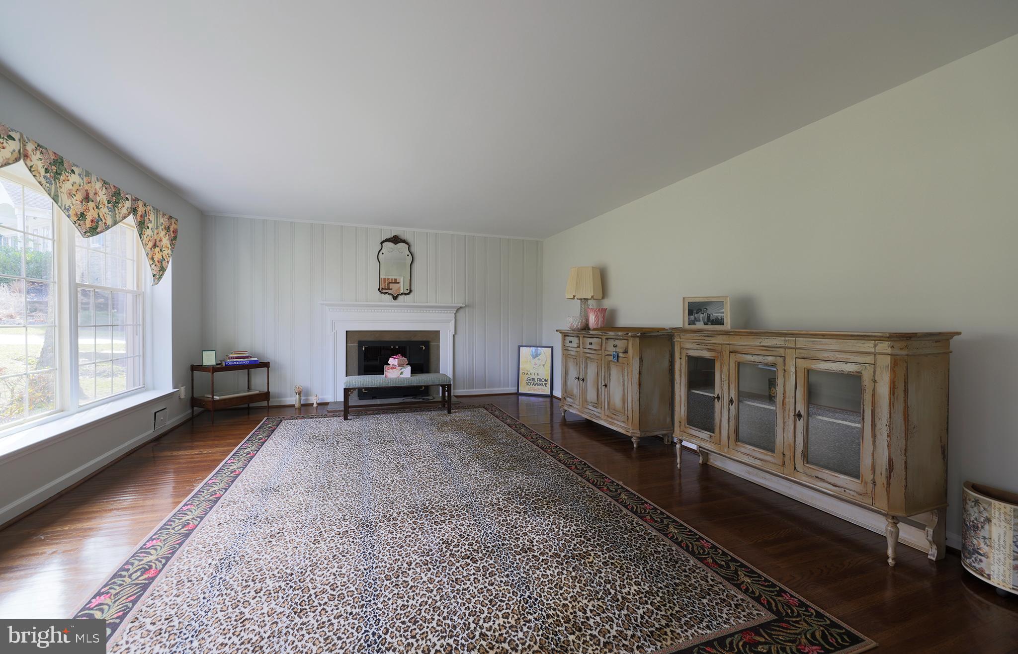 790 Mancill Road Wayne, PA 19087 - Photo 6 of 44 Living Room