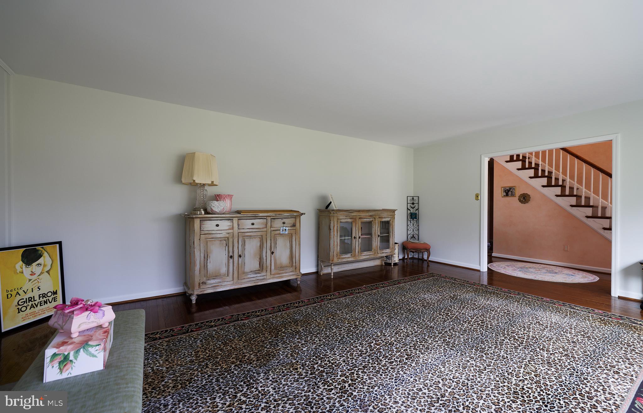 790 Mancill Road Wayne, PA 19087 - Photo 7 of 44 Living Room
