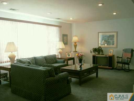 34 Timber Road East Brunswick, NJ 08816 - Photo 2 of 8 Gallery Image 2