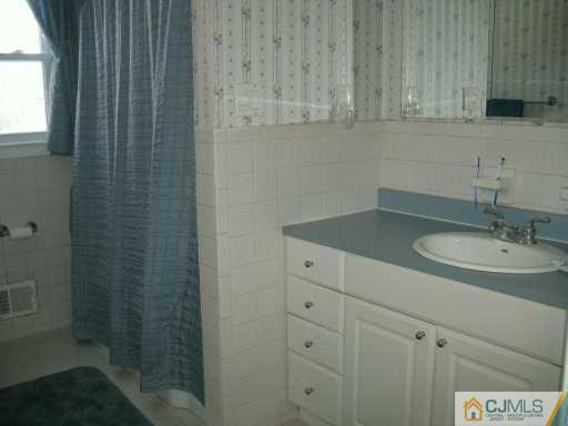 34 Timber Road East Brunswick, NJ 08816 - Photo 8 of 8 Gallery Image 8