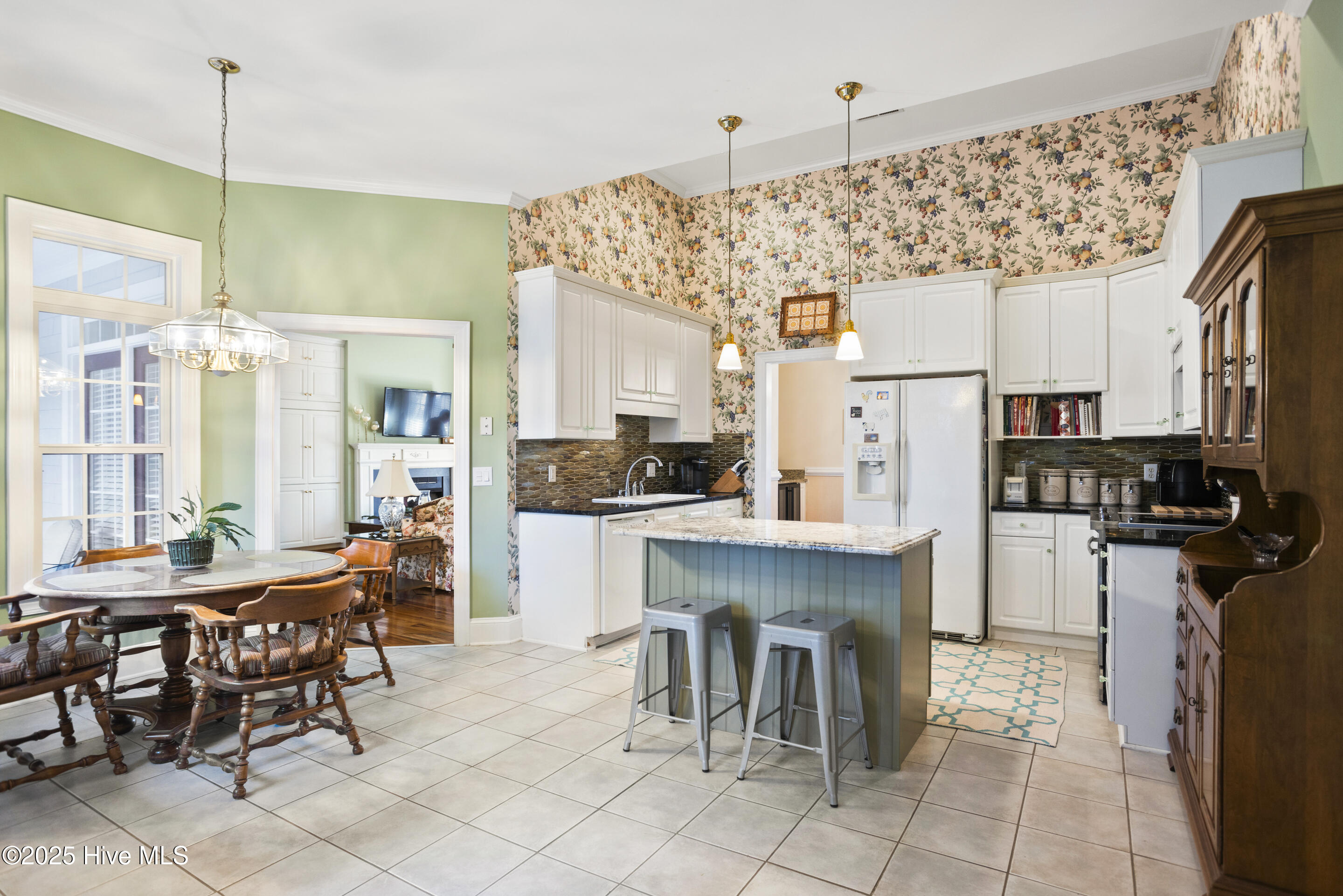 286 Goose Neck Road West Rocky Point, NC 28457 - Photo 15 of 49 Kitchen with upgraded counter tops
