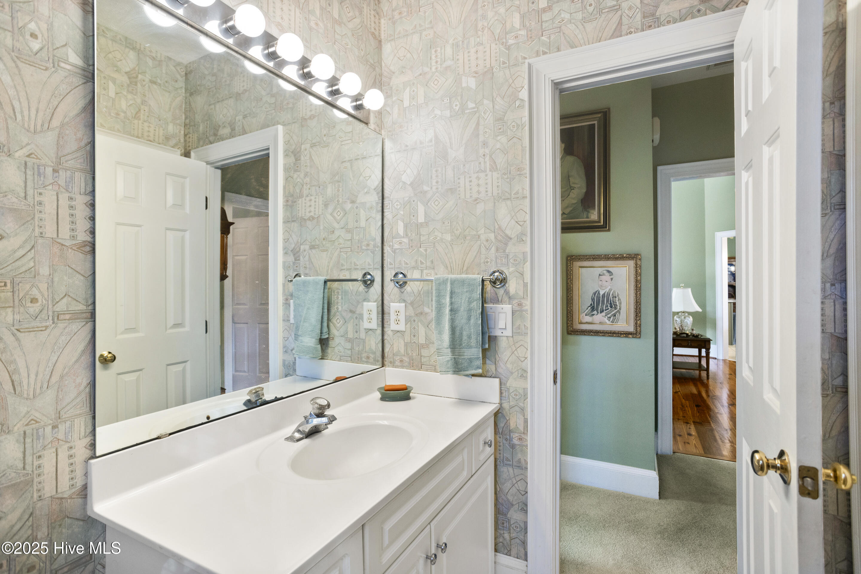 286 Goose Neck Road West Rocky Point, NC 28457 - Photo 29 of 49 Shared Second Bath