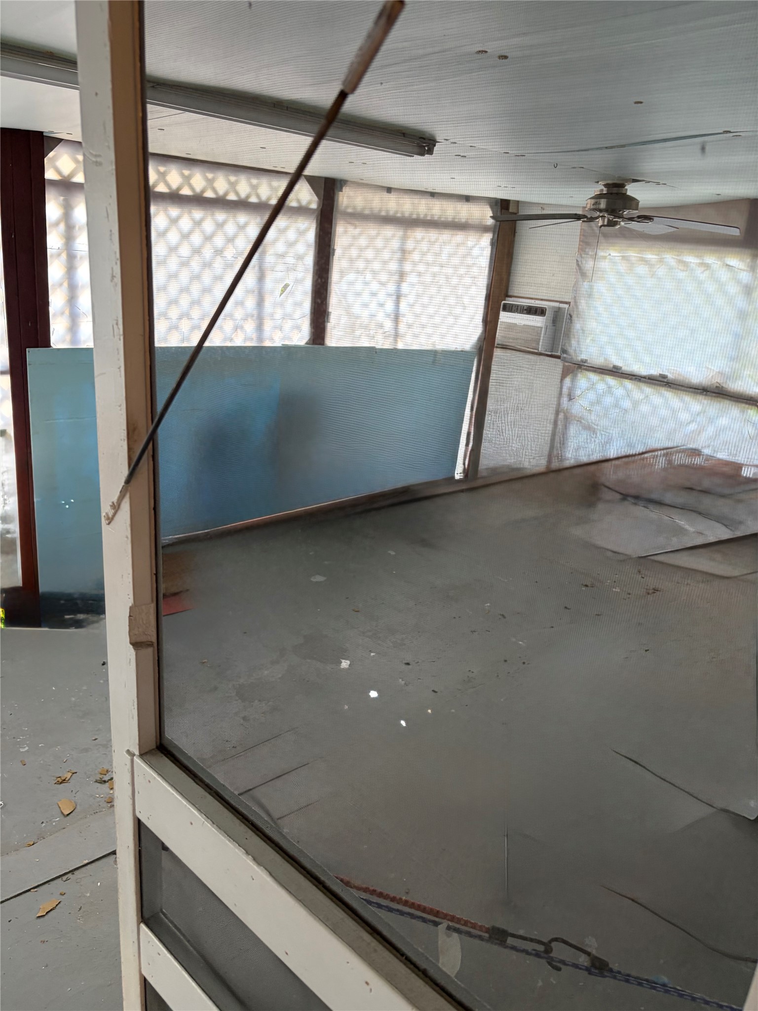 817 South Main Street Highlands, TX 77562 - Photo 10 of 17 a view of empty room