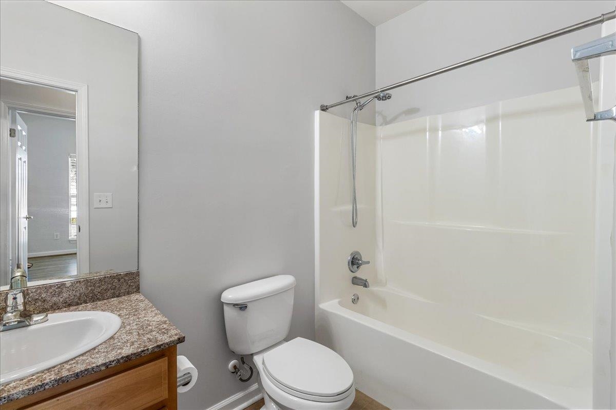 6866 Crimson Ridge Street Gulf Shores, AL 36542 - Photo 25 of 30 Bathroom