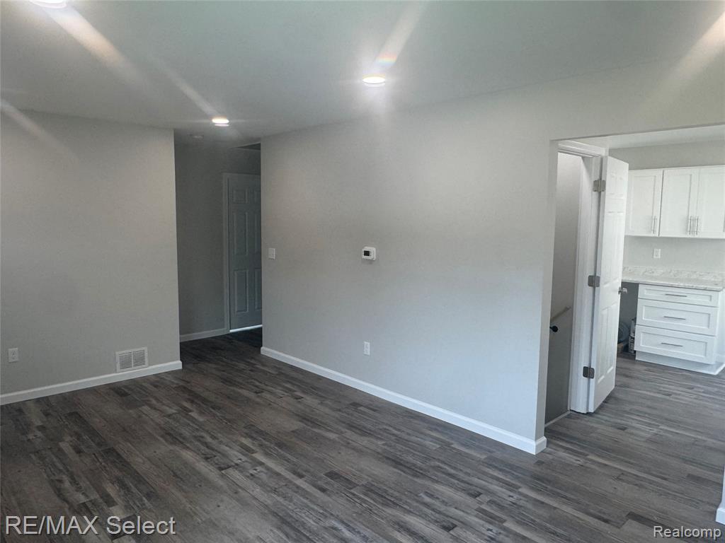 3302 Miller Road Flint, MI 48503 - Photo 8 of 15