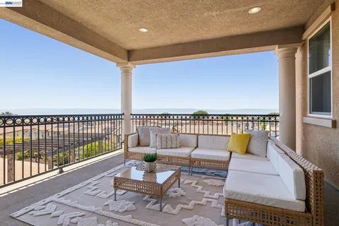 $2,599,000 | 5 Stirling Way, Hayward, CA 94542