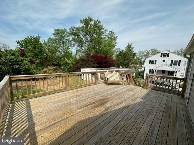 32 North Donerville Road Mountville, PA 17554 - Photo 3 of 18 Large Deck