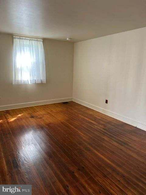 32 North Donerville Road Mountville, PA 17554 - Photo 5 of 18 Living Room
