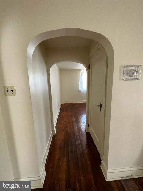 32 North Donerville Road Mountville, PA 17554 - Photo 6 of 18 Hallway from Living Room to Dining Room