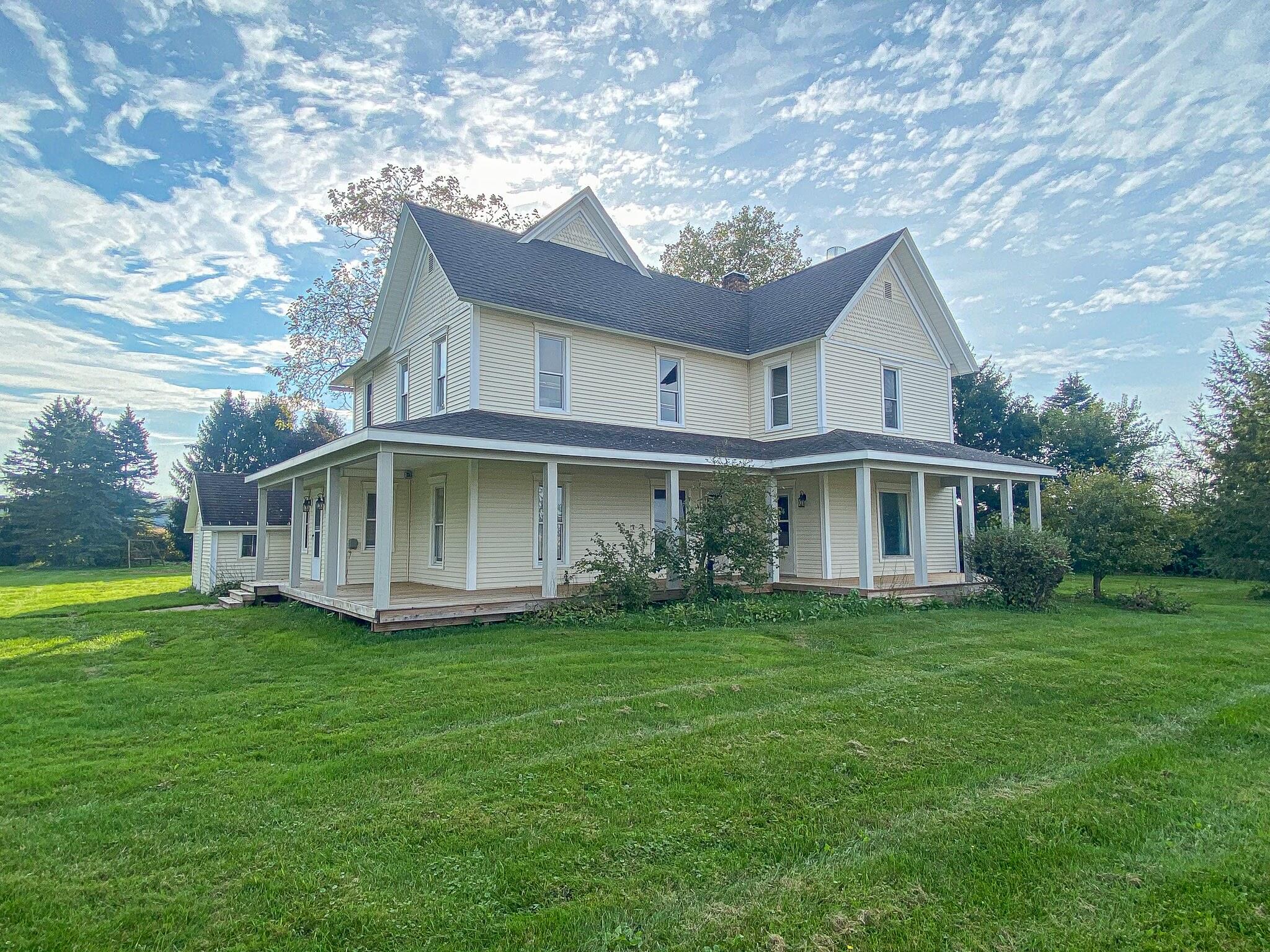 57035 California Road Dowagiac, MI 49047 - Photo 1 of 46 IMG_6225