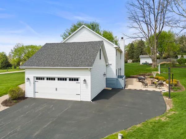 $600,000 | S172 Rowe Road, Elburn, IL 60119