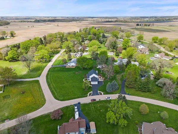 $600,000 | S172 Rowe Road, Elburn, IL 60119