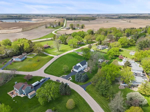 $600,000 | S172 Rowe Road, Elburn, IL 60119