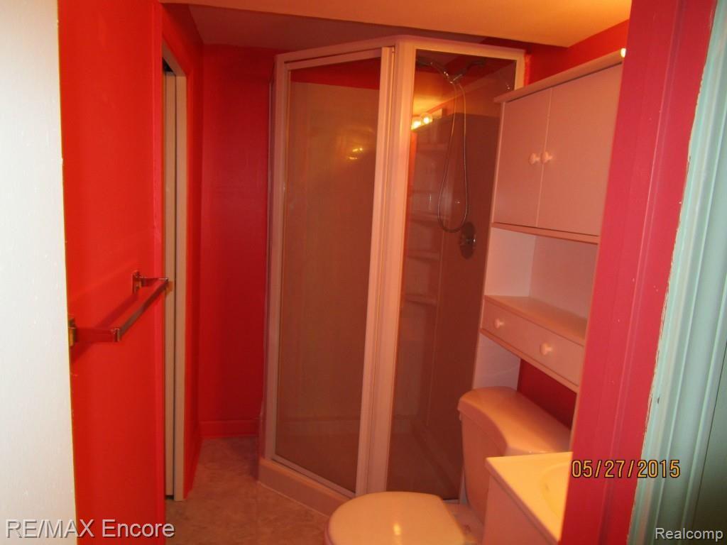 230 Pine Tree Ridge, Unit 2 Waterford, MI 48327 - Photo 19 of 22