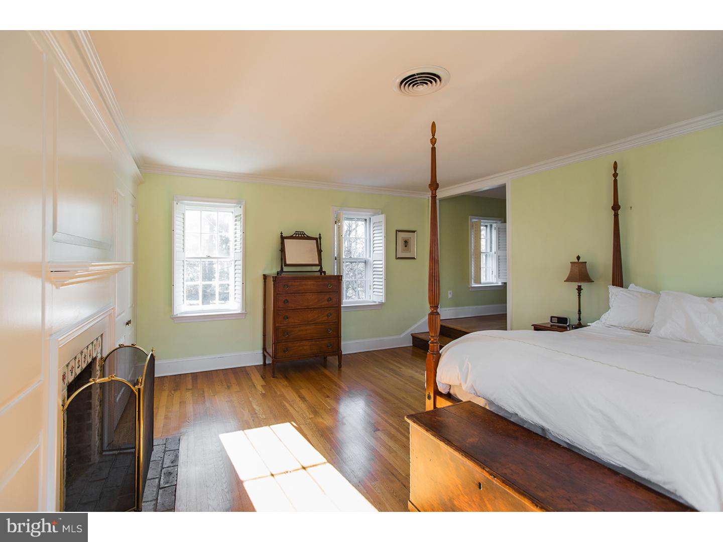 21 Woodhill Road Newtown, PA 18940 - Photo 15 of 25 Gallery Image 15