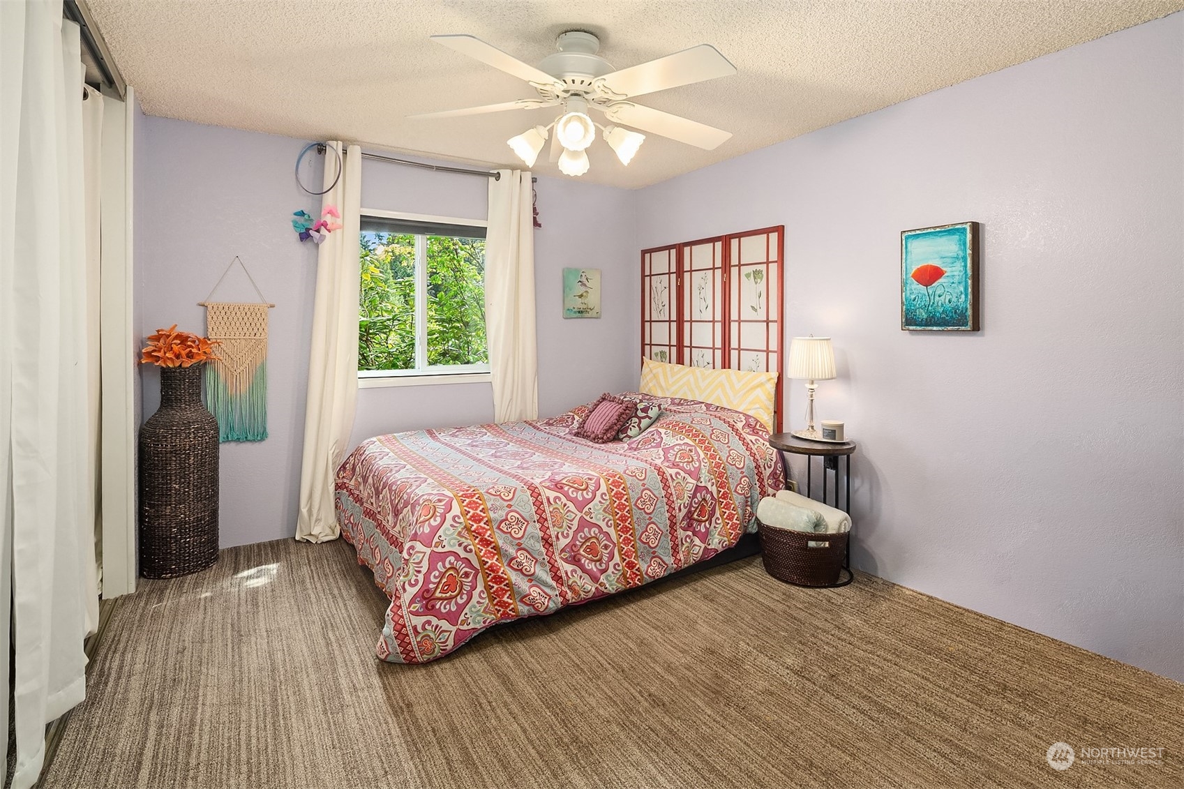 5810 Fleming Street, Unit 33 Everett, WA 98203 - Photo 17 of 28 a bedroom with a bed and a window