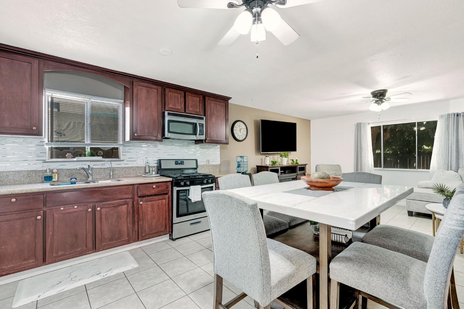 605 Stanley Street Exeter, CA 93221 - Photo 11 of 24 Gallery Image 11