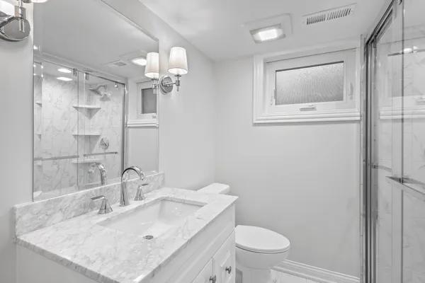 $3,500 | 223 Kenloch Avenue, Libertyville, IL 60048