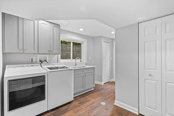 $3,500 | 223 Kenloch Avenue, Libertyville, IL 60048