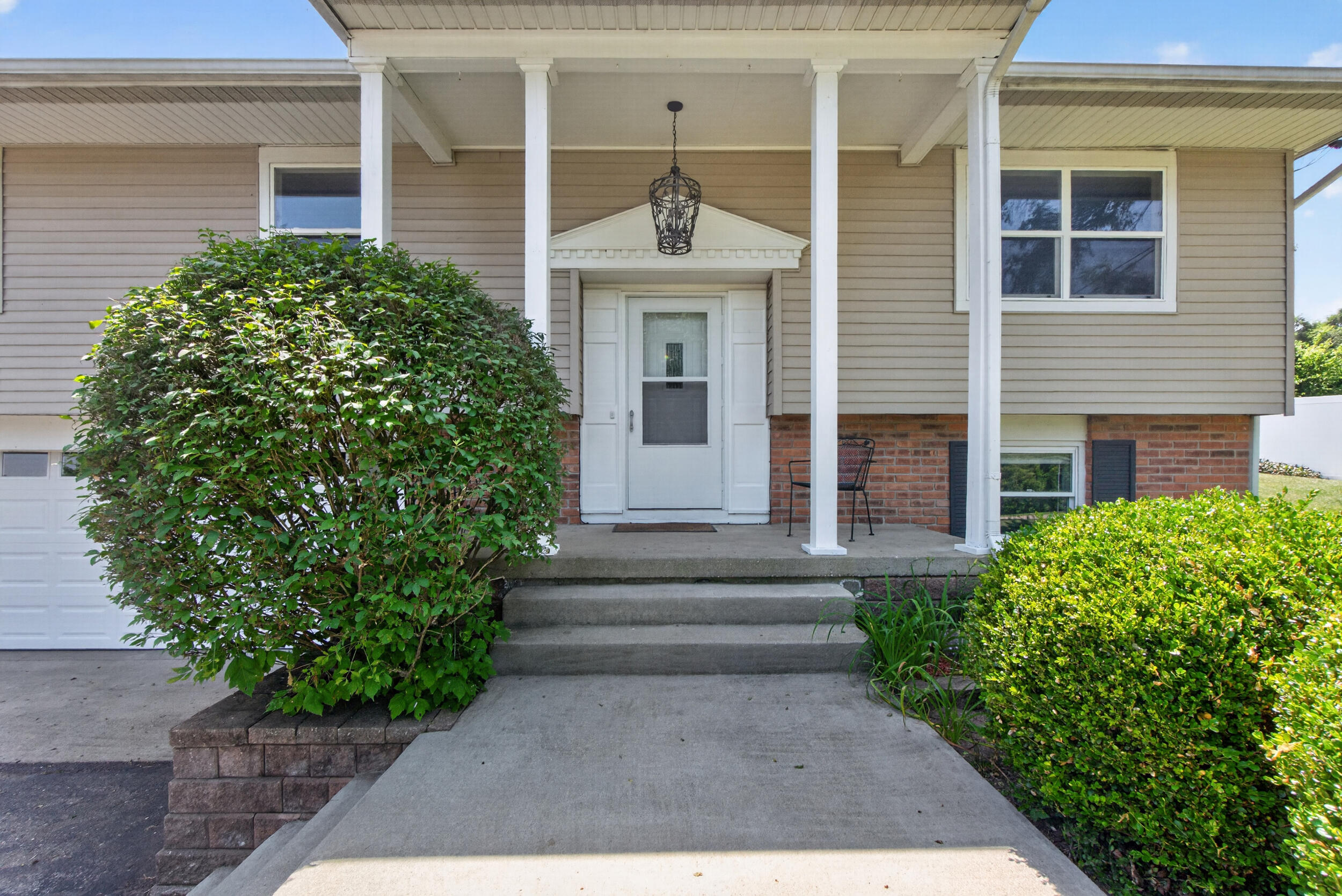 6423 Inverness Lane Jackson, MI 49201 - Photo 6 of 49 6423 Inverness Ln, Jackson, MI 49201
