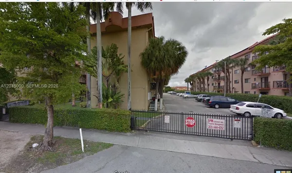 $2,000 | 5490 West 21st Court, Unit 313, Hialeah, FL 33016