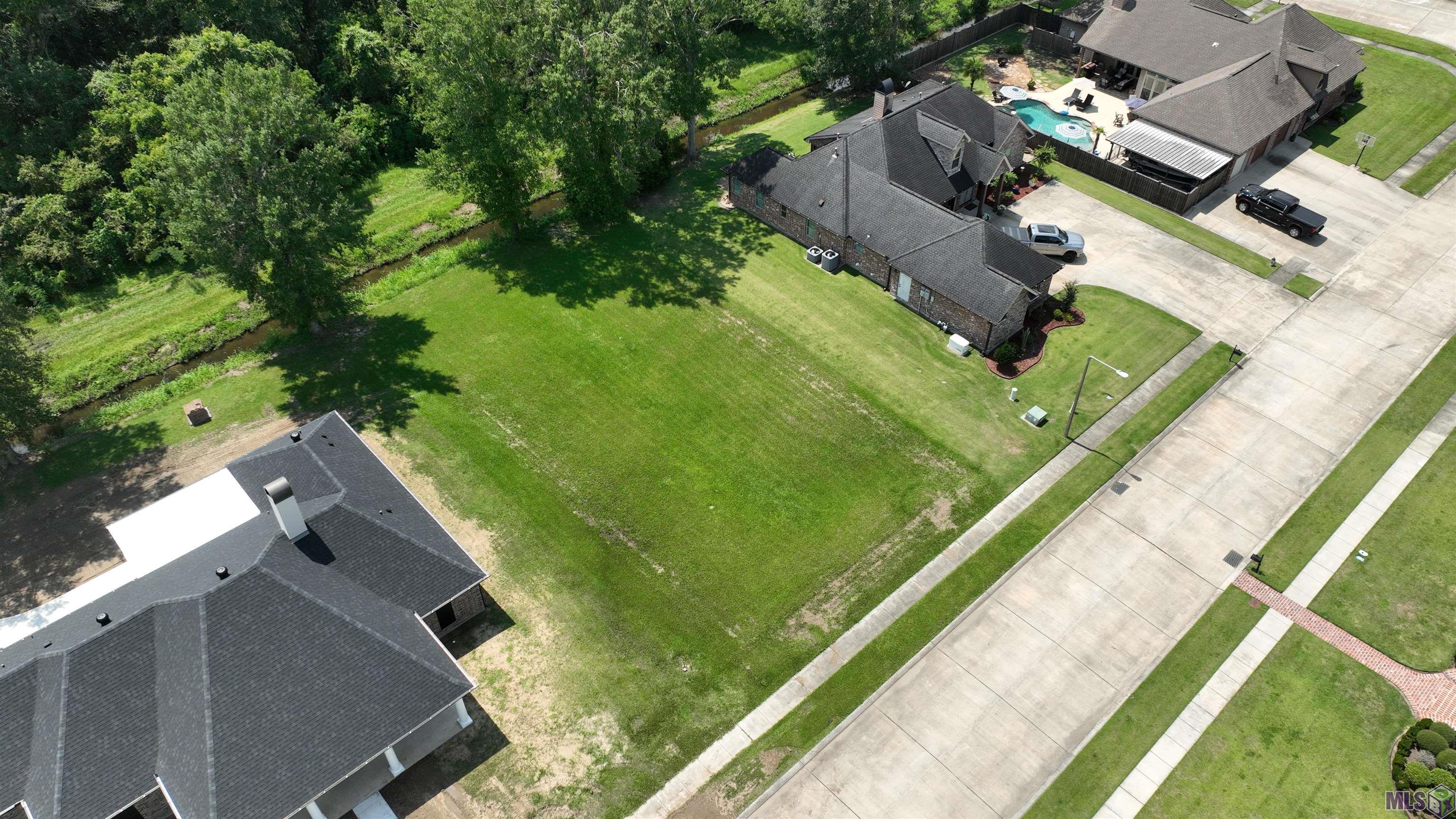 697 Victoria Drive Berwick, LA 70342 - Photo 1 of 6