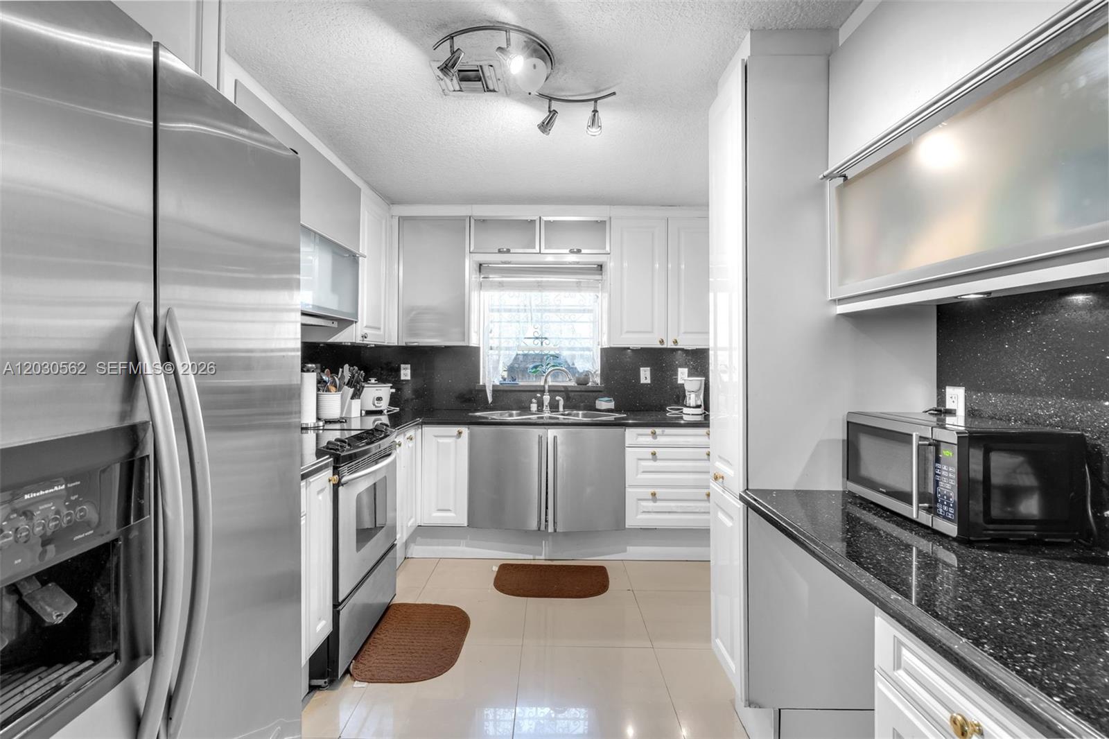 1320 Southwest 84th Avenue Miami, FL 33144 - Photo 14 of 44