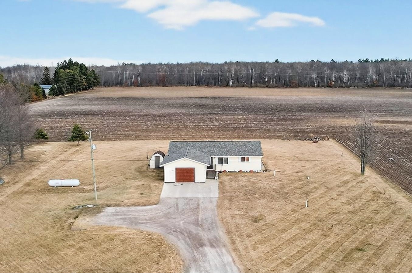 2442 North Mackinaw Road Pinconning, MI 48650 - Photo 2 of 37