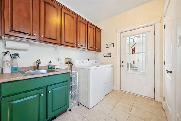 $639,900 | 630 S Road, Holden, ME 04429