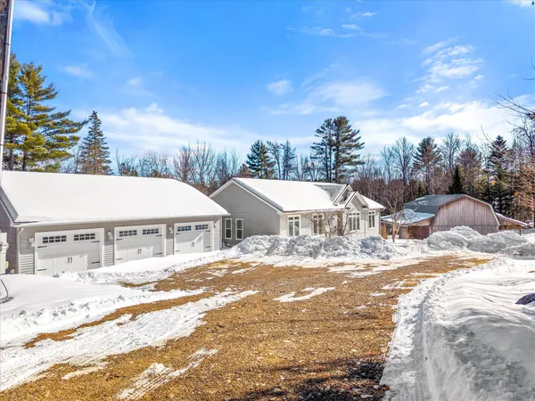 $639,900 | 630 S Road, Holden, ME 04429