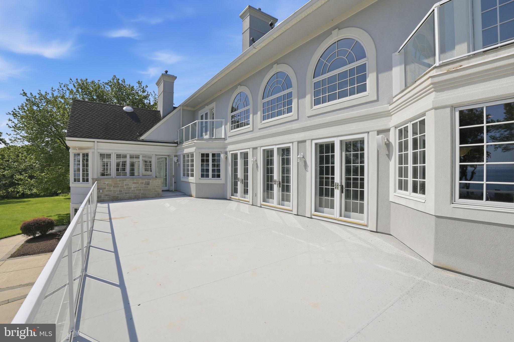 2562 Carrollton Road Annapolis, MD 21403 - Photo 12 of 54 Family room immediately connects to HUGE deck