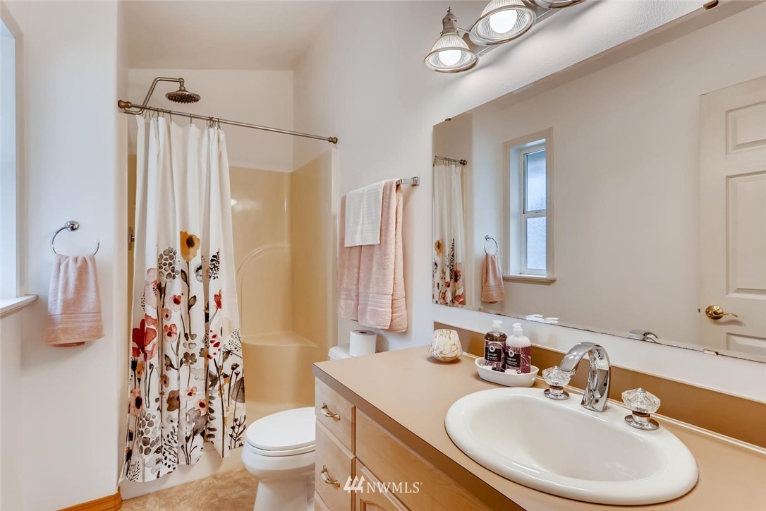 15106 Southeast 107th Street Renton, WA 98059 - Photo 16 of 27 Gallery Image 16