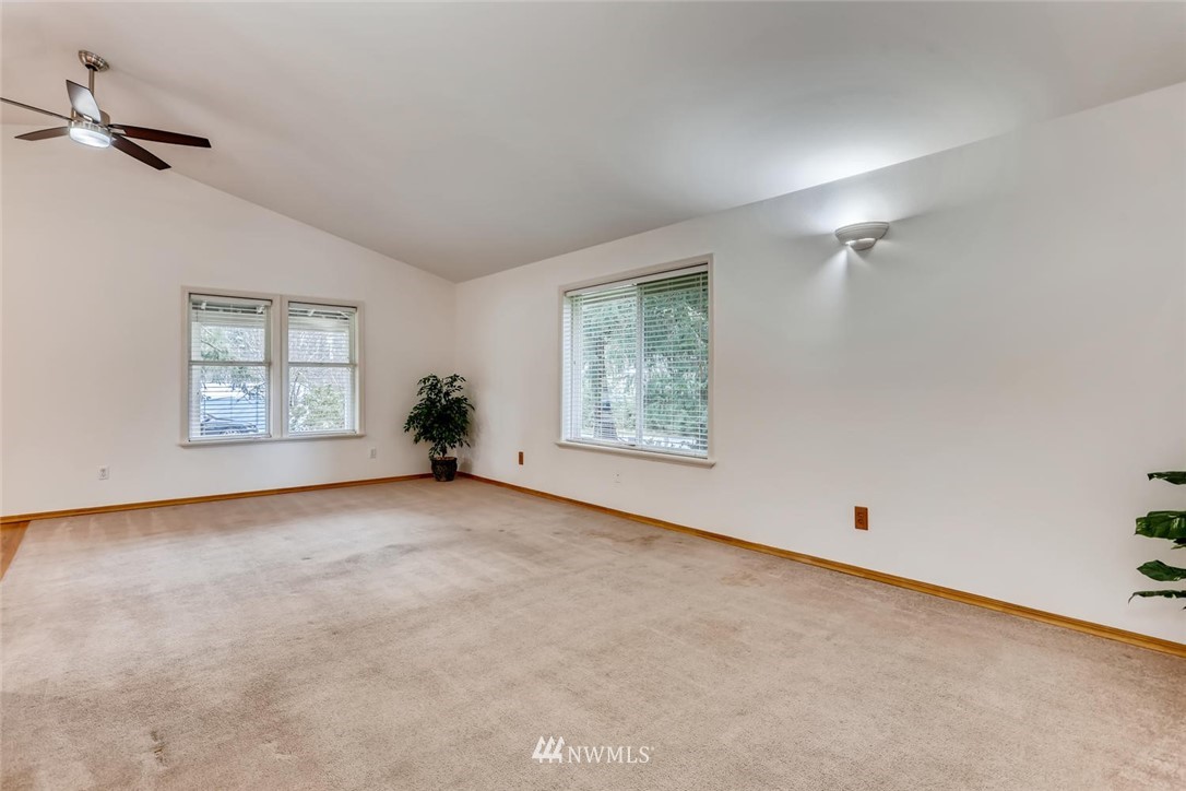15106 Southeast 107th Street Renton, WA 98059 - Photo 4 of 27 Gallery Image 4