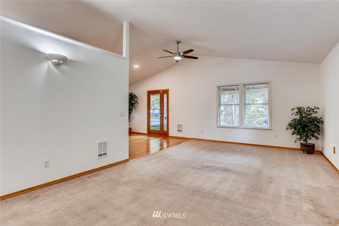 15106 Southeast 107th Street Renton, WA 98059 - Photo 5 of 27 Gallery Image 5