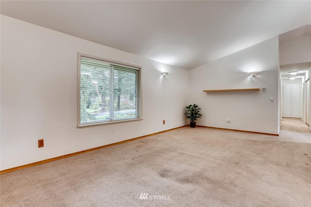 15106 Southeast 107th Street Renton, WA 98059 - Photo 7 of 27 Gallery Image 7