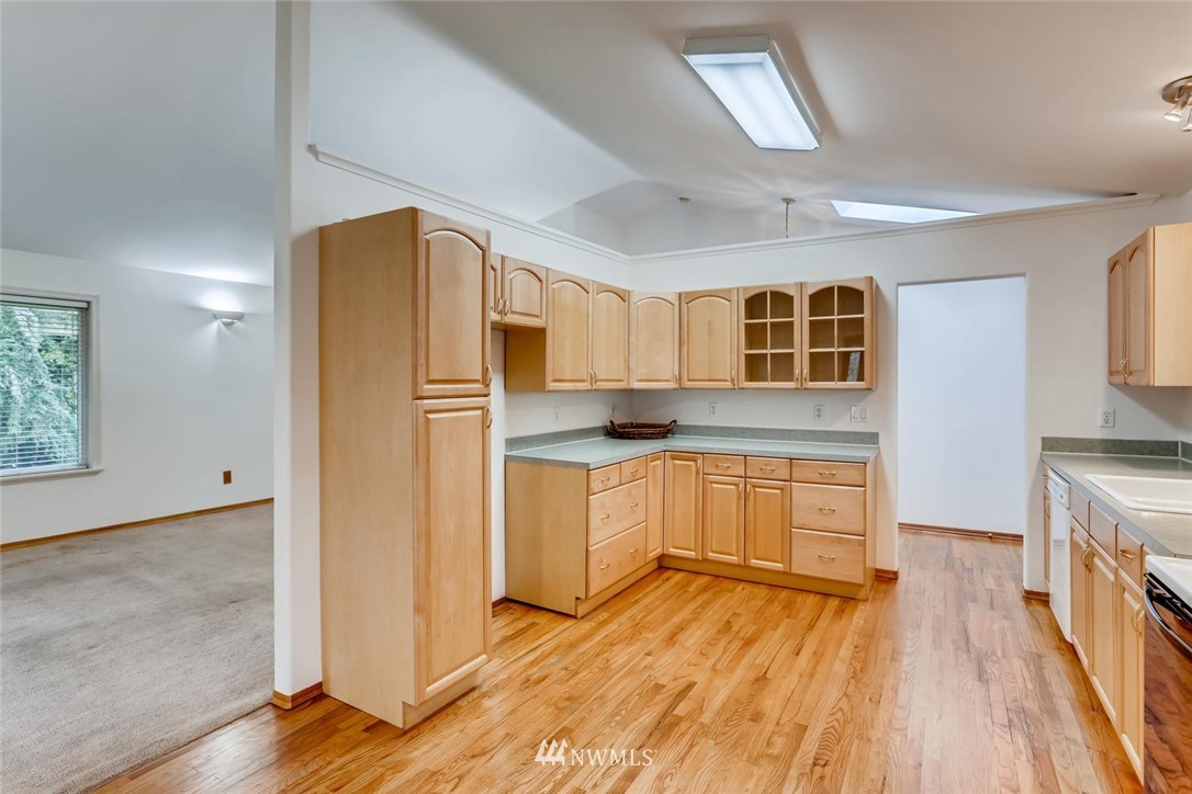 15106 Southeast 107th Street Renton, WA 98059 - Photo 9 of 27 Gallery Image 9