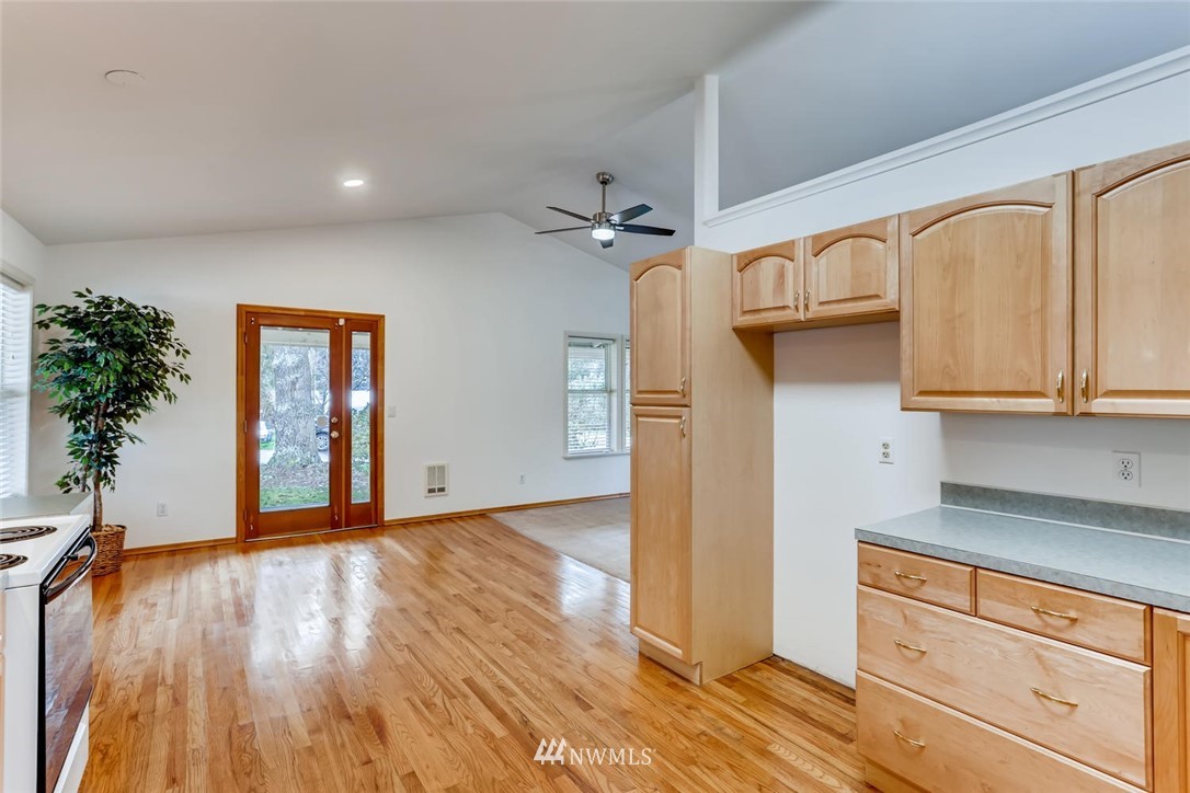 15106 Southeast 107th Street Renton, WA 98059 - Photo 10 of 27 Gallery Image 10