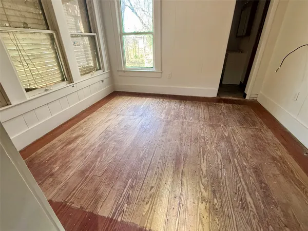 $185,000 | 202 South Magnolia Street, Highlands, TX 77562